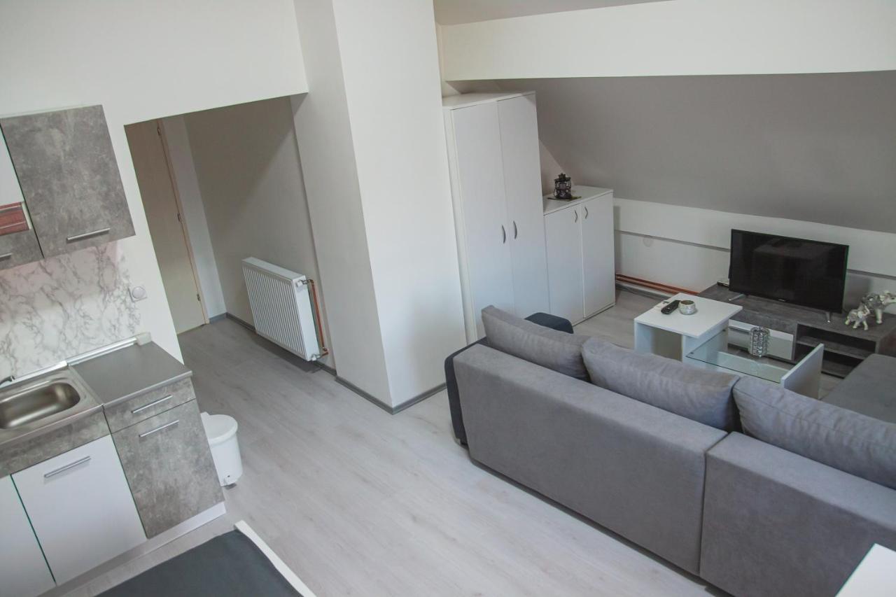 Family Apartmani Le 레스코바츠 외부 사진