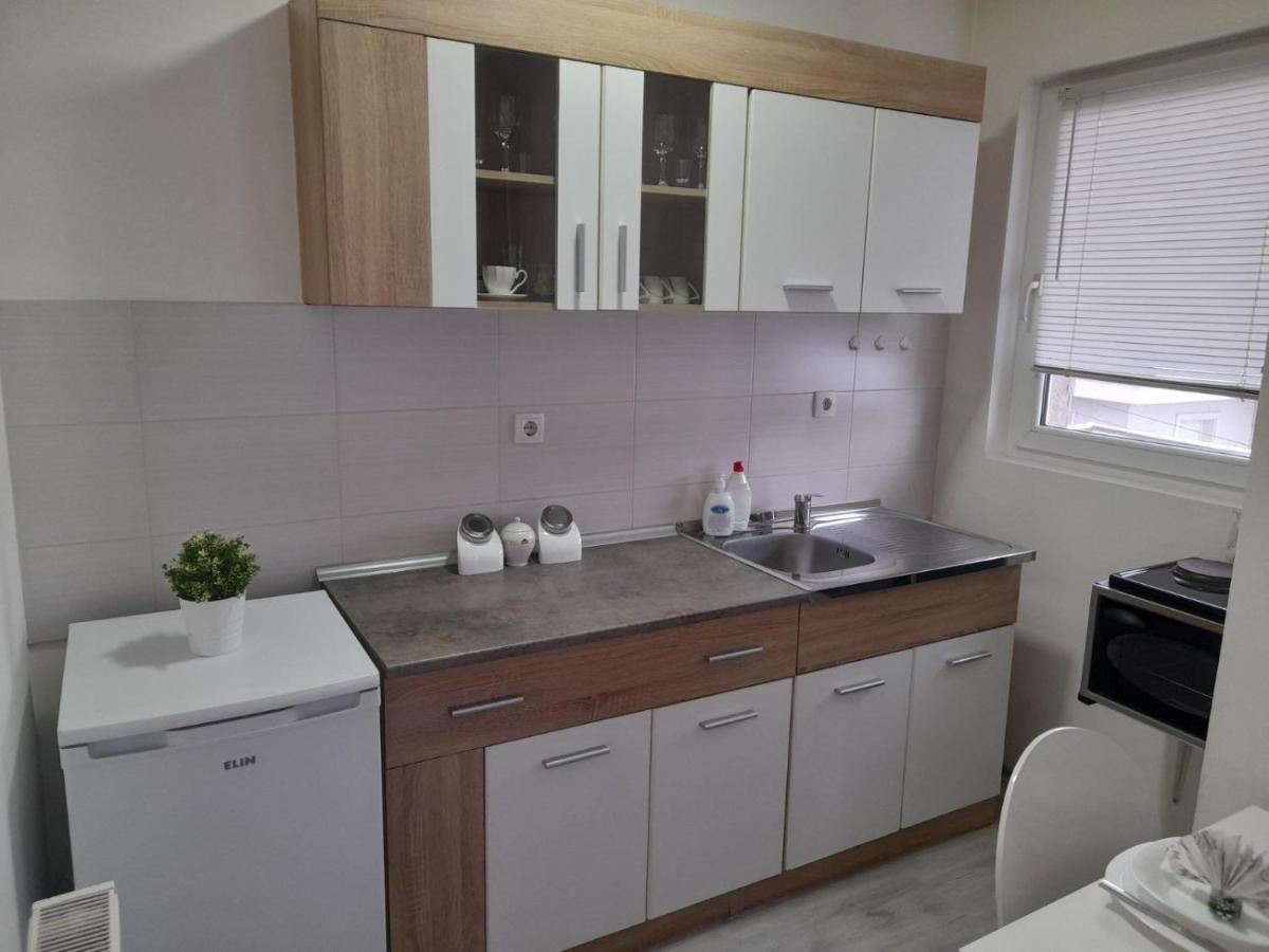 Family Apartmani Le 레스코바츠 외부 사진