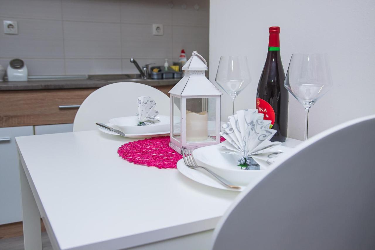 Family Apartmani Le 레스코바츠 외부 사진
